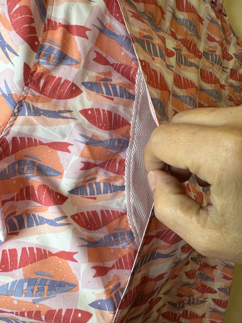 L.L. Bean Shirt Tropicwear Womens Button Up Short Sleeve Vented Fish Print M - Picture 8 of 11